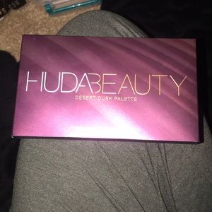 HUDA BEAUTY DESERT DUSK PALETTE